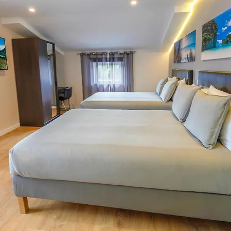 아파트 Modern With Garden *
