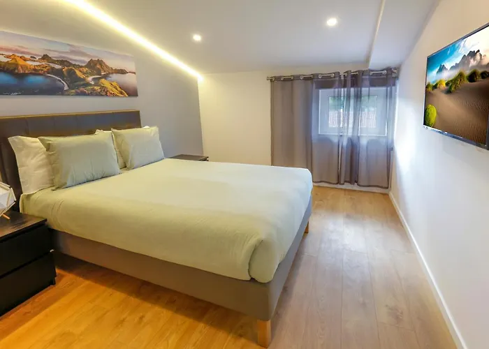 Modern With Garden Apartment *