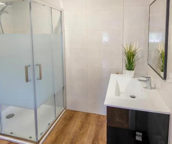 Modern With Garden شقة فاطمة