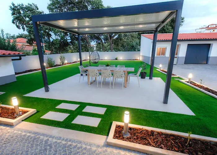 Modern With Garden Apartment *